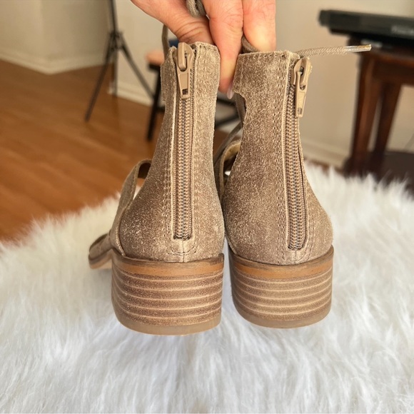Lucky Brand 👣 Tazu Leather Suede Block Heel Sandals - Picture 11 of 12